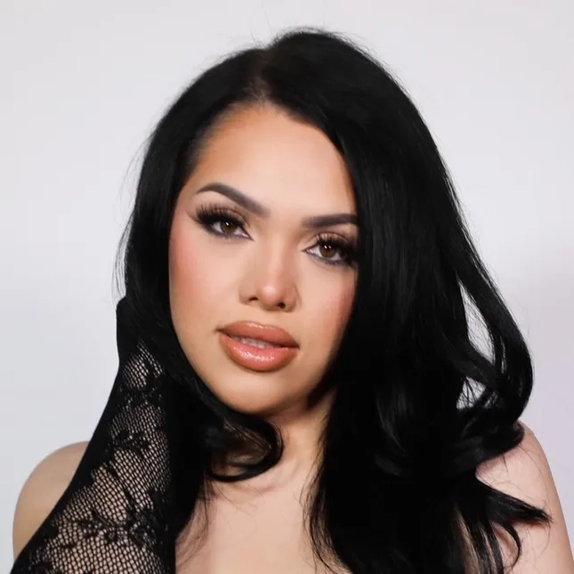 @realkarinagarcia