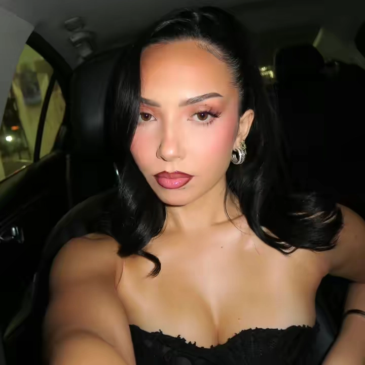@itsalexabain