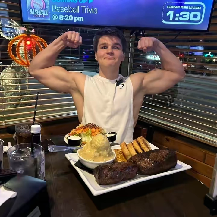 @maximus_munch