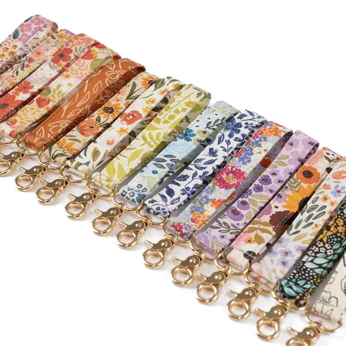 WRISTLET Keychain | Floral key holder Accessory | Keys, Wallet | Made of Vegan Mushroom leather