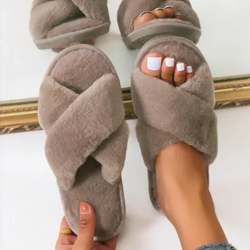 Women's Solid Color Faux Fur Elegant Slippers, Soft Plush Home Slippers, Ladies Casual Breathable Slides Slippers, Cross Strap Slippers for Home Indoor, Footwear, Girl's Comfort Walking Shoes, Trending Shoes, Unique Gifts for Women, Slippers for Women