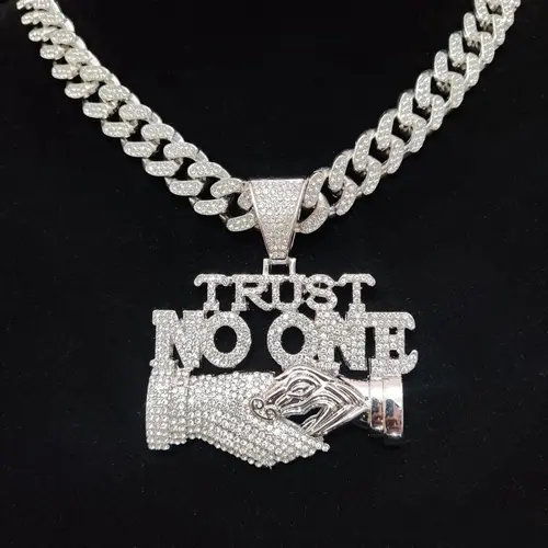 Fashion Rhinestone Decorated Miami Cuban Link Chain Necklace, Handshake Shaped Pendant with 'TRUST NO ONE' Letter Design, Punk Casual Trendy Chain Pendant Necklace for Party & Daily Wear, No Box