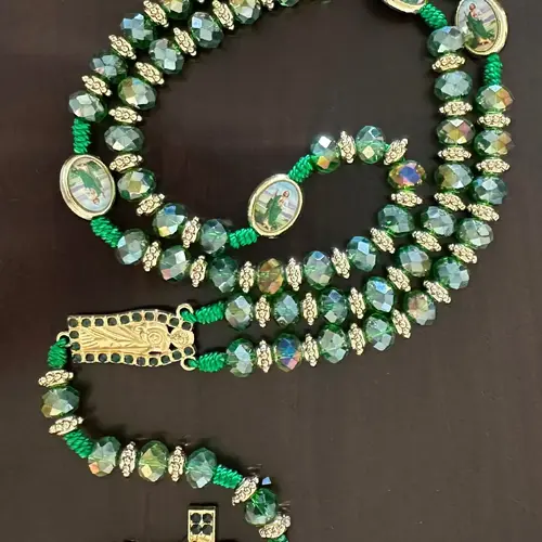 Rosary Saint Jude Virgin Mary Green Crystal Beaded Catholic Necklace, Cross Necklaces, Cross Design Pendant, Spiritual Pendant, Protection Blessing Charm, Handmade Religious Jewelry Gift for Men & Women, Car Hanging Ornament for Christmas