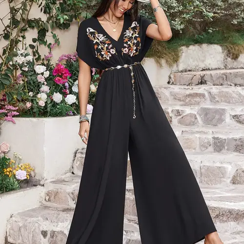 Women's Floral Embroidered Batwing Sleeve V Neck Wide Leg Fit Fashionable Jumpsuit without Belt, Summer Clothes Women, Boho Bohemian Aesthetic Fashion Casual Short Sleeve Vneck Jumpsuit for Beach Vacation Holiday, Ladies Summer Clothes, Womenswear
