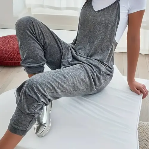 Women's Plain Basic Pocket V Neck Baggy Fit Overalls Jumpsuit without Tee, Casual Sleeveless Spaghetti Strap Cami Overalls Jumpsuit with Medium Stretch for Summer Daily Wear, Ladies Clothes for All Seasons