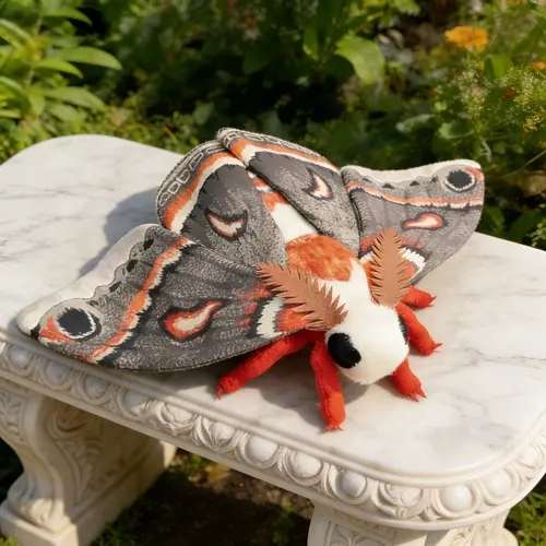 25cm/9.84in Realistic Moth Plush Toy, Soft Adorable Huggable Stuffed Animal, Educational Interactive Play Toy for Kids, Ideal Gift for Nature Enthusiasts, Birthday and Holiday Present