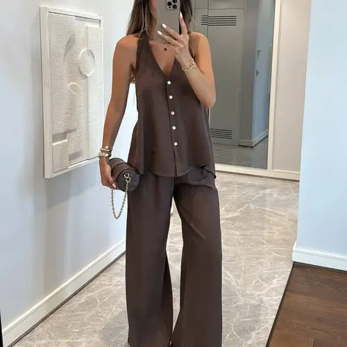 Women's Casual Chic Vacation Outfit Two-Piece Set, Halter V-Neck Backless Sleeveless Crop Top with Wide-Leg Pants Clothes