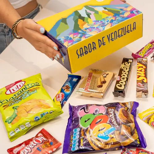 Venezuelan Candies Gift Box - Latin Ambient Cupboard Snacks Bundle, Holiday Multipack with Authentic Savor Vzla Classics Treats, Holidays