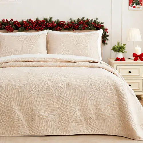 Exclusivo Mezcla Decorative California King Bedding Set - Lightweight All-Season Soft Microfiber Quilt Coverlet with Leaf Pattern for Home Decor