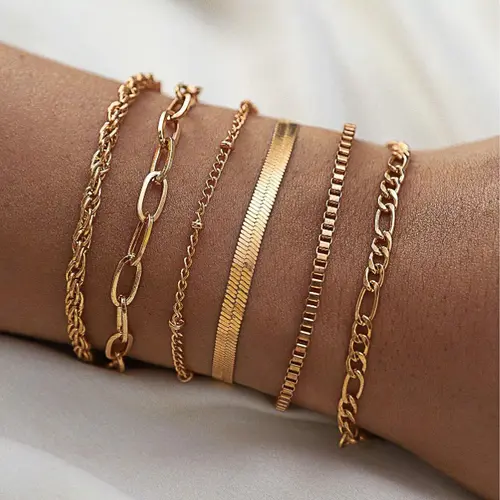 CAROVO 14 Karat Gold Women's Bracelet Set - Waterproof, Thin Dainty Cuban Link Paperclip Chains, Adjustable Size, Lobster Claw Clasp, Gold Aesthetic, Solo or Layered Fashion Jewelry Gifts