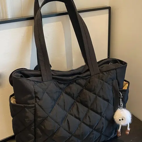 Women's Solid Color Puffer Quilted Design Shoulder Bag with Pom Pom Charm, Fashionable Large Capacity Tote Bag for Daily Used, Casual Commuter Bag, Casual Trendy Versatile High-quality Daily Commuting Bag