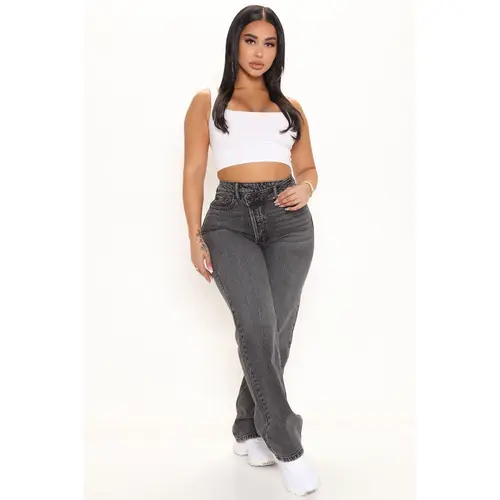 The Crossover Straight Leg Jeans - Black