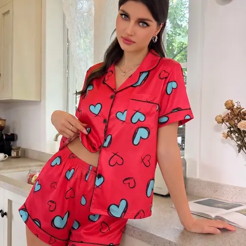 Two-piece Set Women's Heart Print Short Sleeve Tee & Shorts Pyjama, Casual Comfy Lapel Neck T-shirt & Shorts Pj Set, Ladies Sleepwear for All Seasons