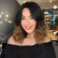 [AISI]Short Wavy Wig for Women Ombre Brown Lace Hairline Wig Bob Style Synthetic Heat Resistant - Natural Appearance for Everyday Hairstyle 14 Inch