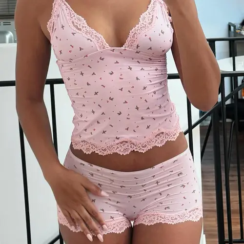Women's All Over Ditsy Floral Print Cropped Cami Top & Lace Trim Shorts Two-Piece Set, Camisole Sets, Casual Soft Spaghetti Strap Top & Shorts, Ladies Summer Clothes Outfit Womenswear