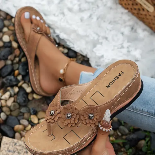 Women's and Girls' Fashionable Flower-Decorated Flip Flops, Casual Comfortable Platform Boho Fashion Floral Sandals for Women and Girls’ Summer Wear, Fashionable Comfy Sandals, Lightweight Breathable Shoes for Women and Girls’ Daily Use