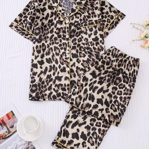 Women's Two-Piece Leopard Printed Pajama Set, Lapel Neck Pocket Shirt and Elastic Waist Pants, Casual Comfy Short-Sleeve Button Up Top and Trousers, Ladies Sleepwear and Loungewear, Casual Home Wear for All Seasons