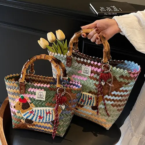 Women's Fashionable Woven Straw Handbag, Casual Versatile Bucket Bag with Cute Heart Charm, Trendy High-quality Daily Commuting Bag, Girl Fashionable Shopping Bag, Fashionable Purse, Fashionable Bags