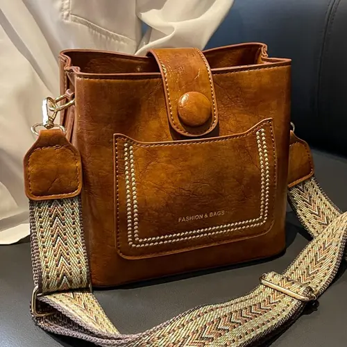 Women's Elegant Retro Crossbody Bag, Fashionable Wide Adjustable Strap Shoulder Bag, Casual Trendy Versatile Premium Daily Commuting Bag, Fashion Crossbody Bags, Daily Commuter Bag