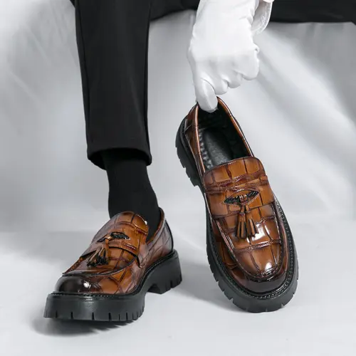 Ubetif Men's Tassel Decor Leather Slip-On Loafers - Chic, Minimalist Ankle Flats with Plain Round Toe, Business Temperament for Daily Wear, Office Use, Holiday Footwear |