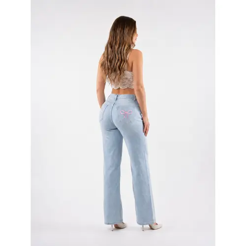 Magic ONESO PinkieBow Mid-low Rise Baggy Jeans Stretchy Wide Leg for Women Distressed Pants Light Blue/Dark Blue/Leopard Print/PinkieBow Womenswear Bottom 8001 Lady Basic Minimalist Comfortable Denim Tummy Control Curve Hugging Plus Size Regular Size BBL