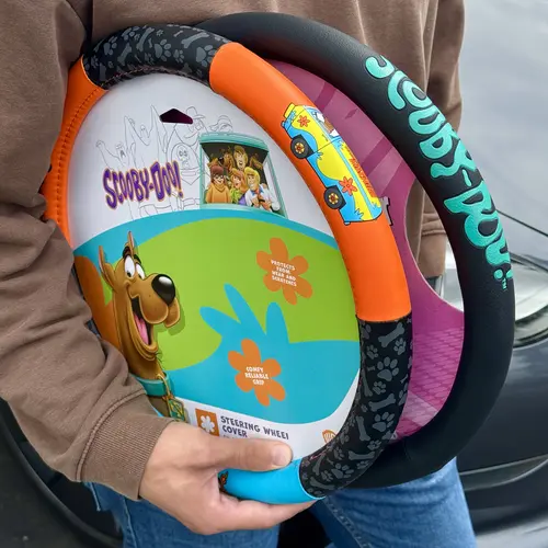Scooby-Doo Steering Wheel Cover - Universal 14.5-15.5 in Fit, Comfortable Non-Slip Ergonomic Warner Bros Mystery Machine Van Cartoon Accessory for Cars, Steering Wheel Covers