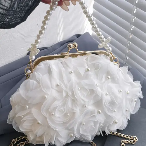 Floral style women's crossbody bag, Casual crossbody bags, Everyday crossbody bag, niche women's bag, Crossbody Fashion Bag, metal chain design, suitable for daily occasions such as commuting, shopping, dating, embellished shoulder bag