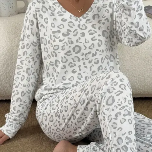 Women's Leopard Print Long Sleeve Top & Elastic Waist Butterfly Cuffed Pants, Soft Comfortable Knit Loungewear Pajamas Set for All Seasons, Casual Homewear for Women, Matching Pajamas Set