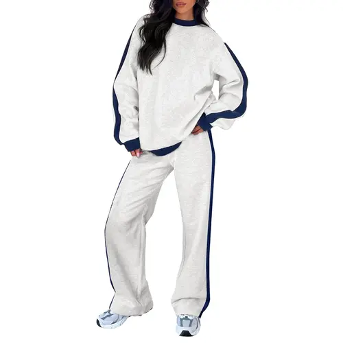 Aleumdr Women's 2-Piece Fleece Sweatsuit Matching Set - Crewneck Sweatshirt, Straight Leg Sweatpants, Sweatset Style, Soft Fleece Feels Gentle on Skin, Loose Cut Lets You Stretch Freely, Great for Yoga, Walks, Lounging, 2 Piece Pants Set Women, Great For,