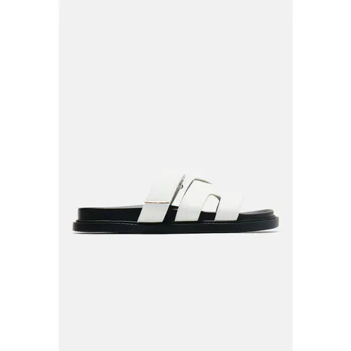 Agnes Flat Sandals - White