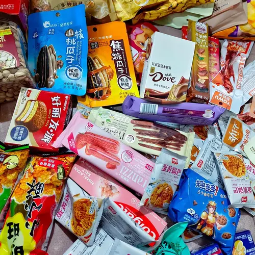 Geely 10lb Asian Snack Box - Assorted Asian Snack Box