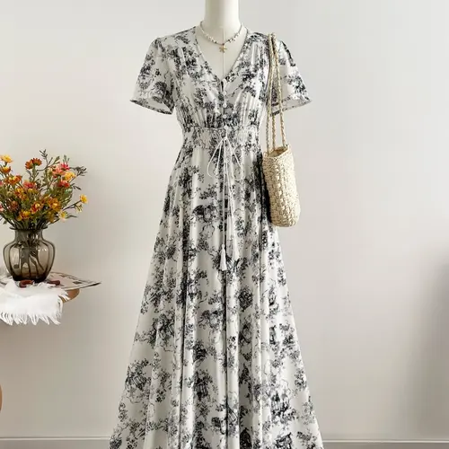 Women's Bohemian Casual Boho Chic Style Floral Print Dress, Short Sleeve V Neck Design, Swiss Dot Ruffle Layered Long Skirt, Fitted Slimming Cocktail Dress for Summer Fashion, Boho Dresses