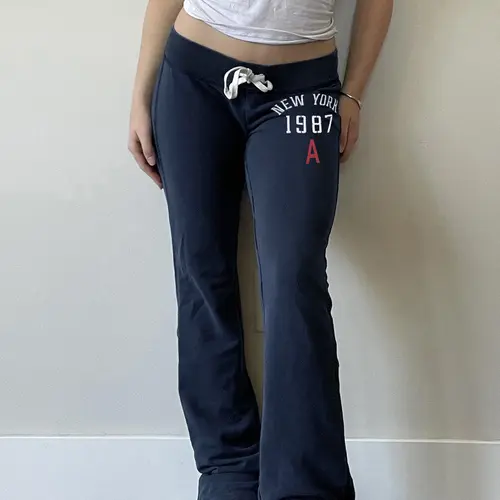 American Vintage Slim-Fit Letter Print Womenswear Pants, Casual Streetwear Drawstring Waist Flared Pants, Fall & Winter Long Pants for Street Style, Casual Track Pants, Casual Bottom