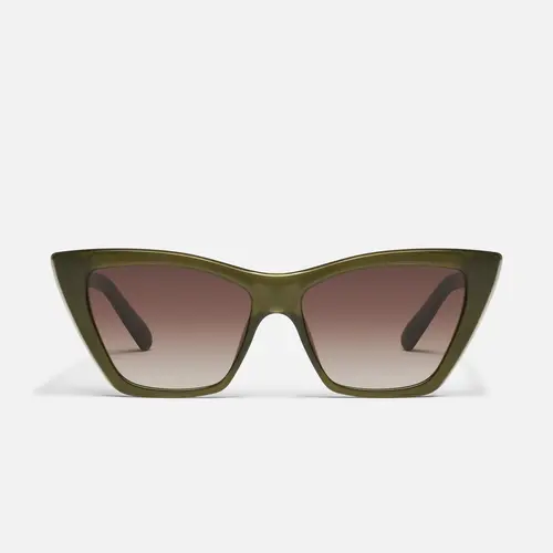 QUAY - SET IN STONE Cat Eye Sunglasses modern chic flattering