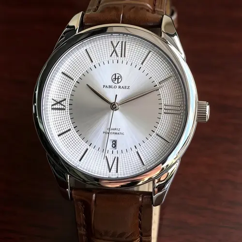 1PC Men's Watch, Analog Quartz Movement, Simple Textured Silver Dial, Calendar Function, Coffee-Colored Leather Strap, SUS304 Stainless Steel Case, Gift for Family and Friends, Quartz Wristwatches