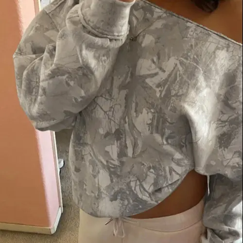 Women's Camouflage Print Off-shoulder Casual Everyday Oversized Loose Fit Baggy Knit Pullover Sweatshirt Tops, Long Sleeve Drop Shoulder Design, Perfect for Spring & Fall Fashion, Womenswear, Knitwear, Knitting