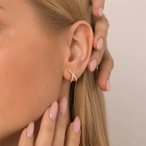 CAROVO 14 Karat Gold-Plated Cubic Zirconia Gold Studs Earrings, Dainty Minimalist Hypoallergenic Elegant Earrings for Women, Office to Evening Ready Women's Gifts