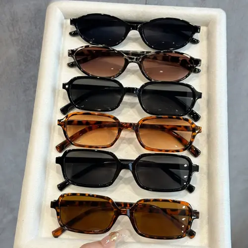 Unisex Retro Tortoiseshell Tinted Lens Plastic Sunglasses, Trendy Styling Sunglasses, Small Frame Casual Multicolor Shades, Vintage Trendy Sunnies, Perfect for Driving Camping, 6 Pairs Pack Set