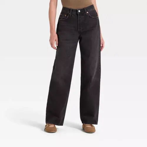 Universal Thread Women's Mid-Rise 90's Baggy Denim Jeans - Cotton Blend Fabric, Button-Fly Closure, Zipper Accent, Relaxed Fit, Full Length, Front & Back Pockets, Street Style Garment, Women's Bottoms Pants Womenswear Belt