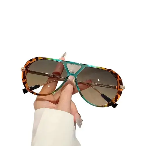 Y2K Retro Fashion Tortoise Shell Polarized Sunglasses for Women Lightweight Square Frame High Quality Casual Summer Glasses Gift for Girlfriend