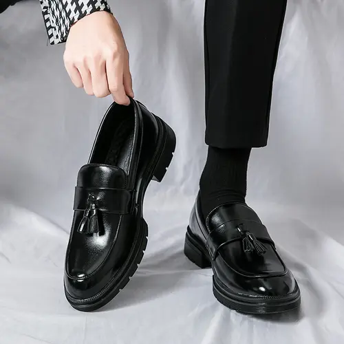 Ubetif Men's Tassel Decor PU Leather Loafers - Mens Shoes, Casual Slip-Ons & Flat Shoes with Exquisite Appearance, Simple Elegant Plain Round Toe, Business Temperament for Daily Wear, Valentine's Day Gift