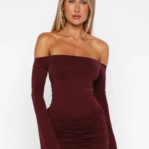 Elegant One-Shoulder Ruched Pleated Flare Sleeve Flared Dress, Chic Ruffled Design, Vintage Style, Slim Fit, Fashionable Women's Clothing, Long Sleeve, Formal Dress, Pleated Dresses, Womenswear
