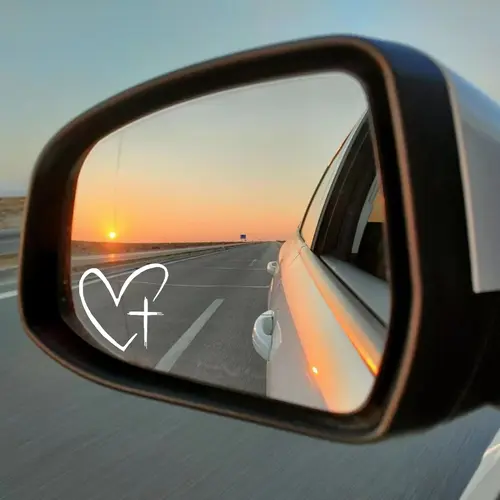4pcs Heart & Cross Sticker Decals, Vinyl Die-Cut Graphic Decal for Cars, No-Drill Vehicle Exterior Decoration, Universal Car Mirror Decor, Faith Gift, Summer Vibes Exterior Accessories