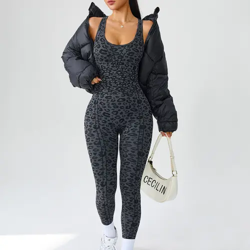 Seamless Knitted Tight-Fitting Leopard Print Women's Jumpsuit, Athletic Jumpsuit, One-Piece Sportswear for Outdoor Cycling and Workouts, Stylish Sporty Activewear, Sportswear Jumpsuits