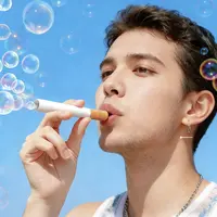 Bubblero Bubble Cigarette Pack Toy, Funny Gag Gift for Smokers, Father’s Day Gift for Dad Who Smokes, Graduation Season Prank Toy, Stress Relief Fidget Desk Toy, Reusable Novelty Joke Gift, Party Favor Trick Toy for Office, Friends and Family