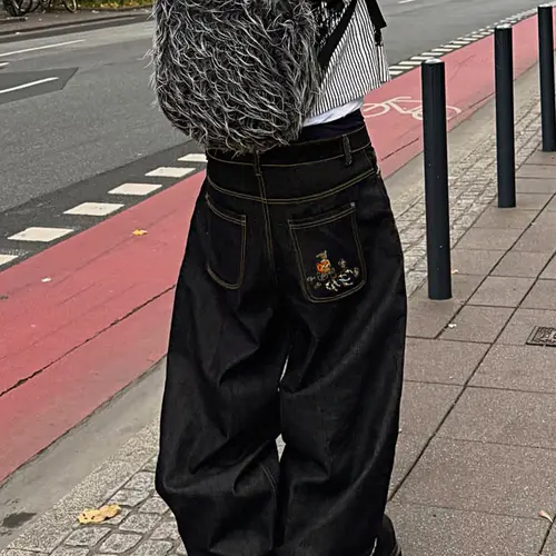 Men's Fashionable Casual Streetwear Washed Denim Jeans, Embroidered Pockets, Loose Fit Jeans for All Seasons, Versatile Stylish Clothing