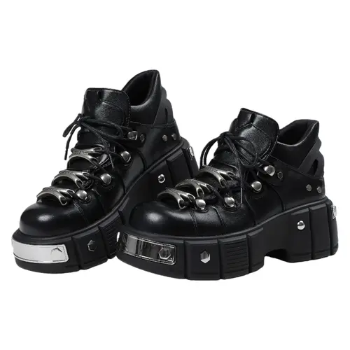 Women's Punk Gothic Low-Top Cuban Walking Shoes - 6cm Thick Metal Platform Trainers, Lace-Up Retro Casual Rivet-Embellished Footwear