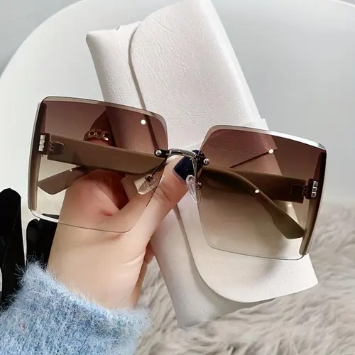 2026 New Women’s Polarized Sunglasses - Fashionable Frames, Modern Trendy, Trendy Casual, European-American Retro Oversized Resin Sports Eyewear, Durable, UV Protection for Summer Sports, Outdoor Use, Fashionable Frames Sunglasses, Modern Trendy Sunglasse