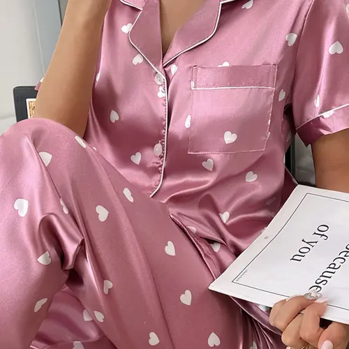 Valentine's Day Women's Satin Short Pajama Set, Pyjamas, Pjs, Heart Pattern Print Button Top & Contrast Color Pants, Comfortable Aesthetic Chic Casual Night Home Wear Homewear Loungewear Nightwear Gift Choice, Loungewear Sleepwear Set, Loose Fit Nightwear