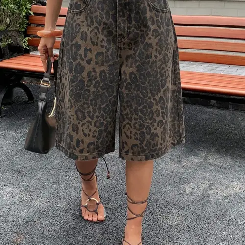 Women's Leopard Print Mid-Calf Denim Jeans, Trendy Street Style with Button Fly Closure, Youthful Look for Spring and Summer, Fit